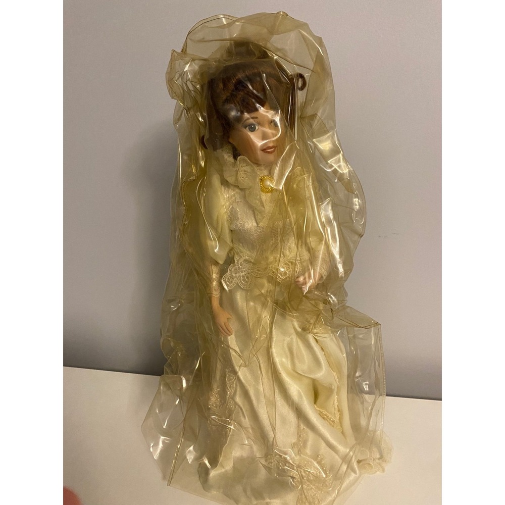 Gibson Girl Cameo Bride Porcelain Doll - Picture 10 of 10